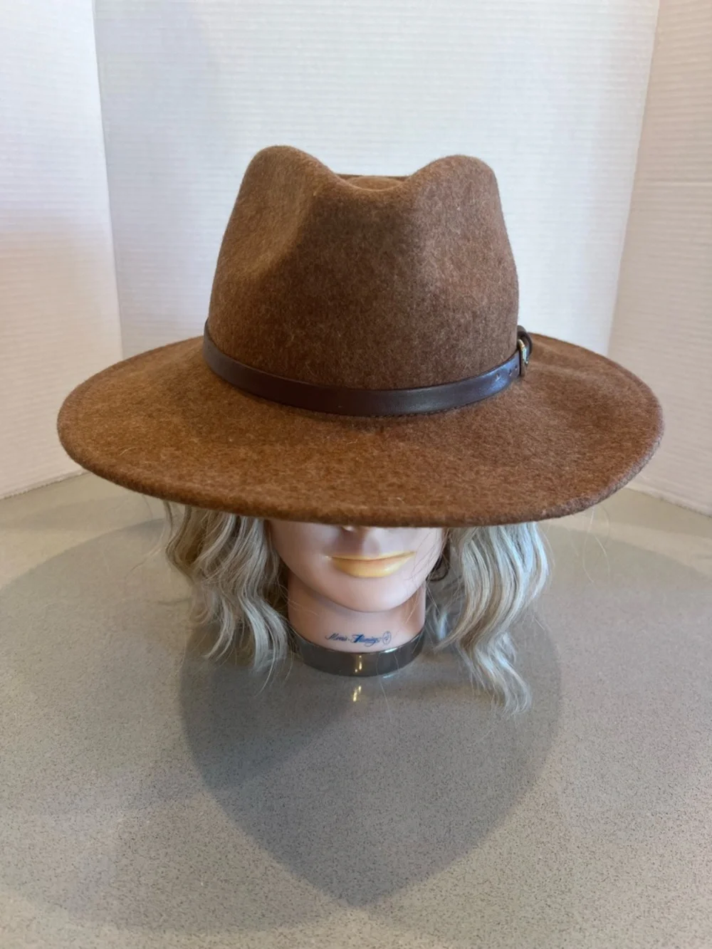 Classic Brown Wide-Brim Wool Felt Fedora Hat Band Buckle Detail One Size
